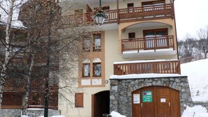 Unclassified image, 3 of 3, button - Bright and Spacious Apartment Close to the Slopes Balcony (Les Belleville)