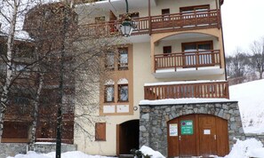 Exterior - Bright and Spacious Apartment Close to the Slopes Balcony (Les Belleville)