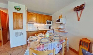 Microwave, oven, dishwasher, coffee/tea maker - 2-room Apartment in Les Saisies for 6 People (Villard-sur-Doron)