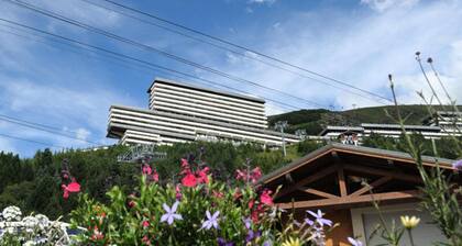 Bright Studio Direct Access to the Slopes Balcony