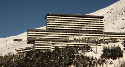 Bright Studio Direct Access to the Slopes Balcony