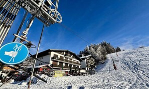 Exterior - Ski-in/ski-out Apartment in the Center of the Resort! (Les Gets)