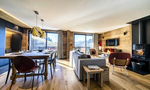 Fireplace - Ski-in/ski-out Apartment in the Center of the Resort! (Les Gets)