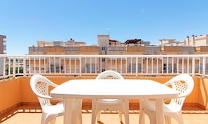 Outdoor dining - Apartment in Canet With Pool and Terrace (Canet de Berenguer)