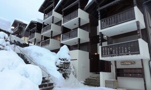 Exterior - Apartment in Les Gets With Ski-in/ski-out (Les Gets)