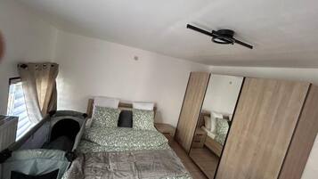 1 bedroom, iron/ironing board, WiFi, bed sheets