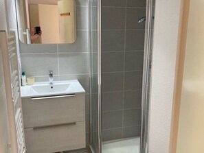 Bathroom - Terraced house with air conditioning and parking in Bormes-les-Mimosas (Bormes-les-Mimosas)