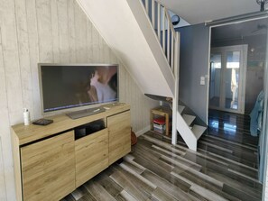 Interior - Quiet T3 villa, south terrace, air conditioning, private parking (Cap d'Agde)