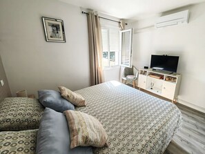 2 bedrooms