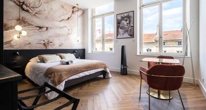 Apartment in Nancy Near Place Stanislas