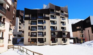 Exterior - Spacious Apartment Close to the Slopes Balcony (Les Belleville)