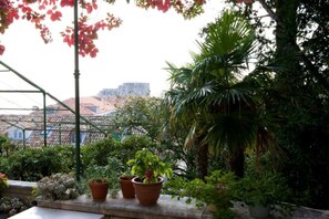 Apartment | Garden - Villa Iveta - Triple Room With Private External Bathroom (Dubrovnik)