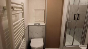 Bathroom - Apartment in Alps With Scenic Balcony View (Hauteluce)