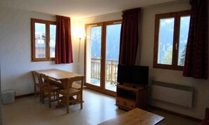 Living area - 2 Rooms for 6 People (Modane)
