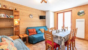 Unclassified image, 3 of 3, button - Functional Apartment With Sunny Terrace (Aussois)