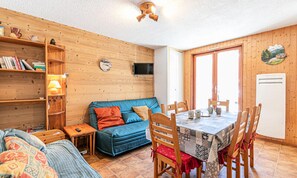 Living area - Functional Apartment With Sunny Terrace (Aussois)