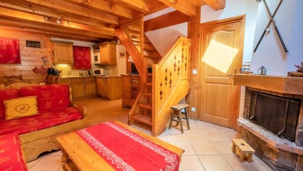 Unclassified image, 1 of 4, button - Apartments for 8 People (Les Allues)