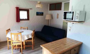 Interior - Studio Cabin for 4/5 People, 2-star, South-facing (Valloire)