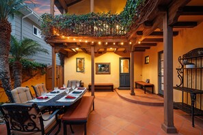 Outdoor dining - Lush by the Sea (San Diego)