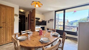 Dining - Apartment Near Lake and Ski Lifts (Flumet)