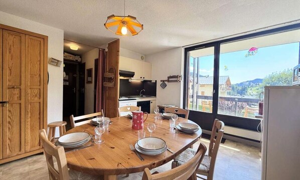 Dining - Apartment Near Lake and Ski Lifts (Flumet)