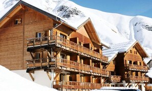 Exterior - South-facing Apartment, Facing the Mountains (Saint-Sorlin-d'Arves)