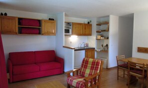 Living area - 2 Rooms for 6 People (Modane)