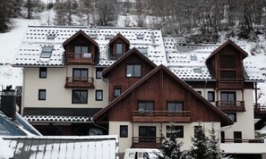 Exterior - Studio + 2 Cabins for 6 People, Facing Northwest (Valloire)