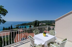 Balcony - Apartments Marmo - Deluxe One Bedroom Apartment With Balcony and Sea View (Zupa dubrovacka)