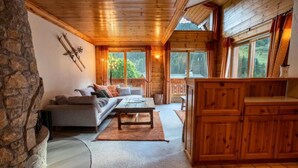 Fireplace - Apartments for 6 People (Les Allues)