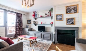Fireplace - Apartment in Val Thorens With Pool & Sauna (Les Belleville)