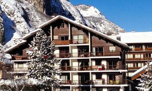 Exterior - Studio Cabin for 4 People, 2, South-facing (Valloire)