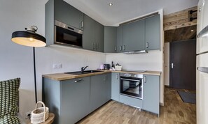 Fridge, dishwasher, cookware/dishes/utensils - 3-room Appt + Cabin 52m2 - 4ad 3children (Tignes)