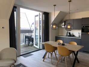 Apartment | Private kitchen - Lodge With View of the Church and Dunes (Zoutelande)