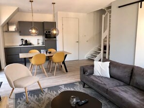 Apartment | Private kitchen - Lodge With View of the Church and Dunes (Zoutelande)