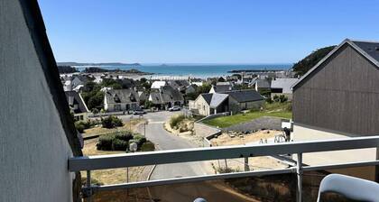 600 - 2-room Apartment With sea View in the Hills Above Tu Es Roc