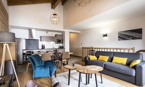 Living area - Apartment in La Plagne With Ski-in Access (La Plagne-Tarentaise)
