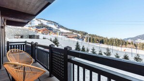 Property grounds - New Ski-in and Ski-out Apartment (Courchevel)