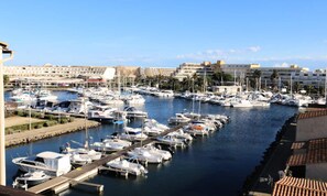 Marina - Holiday Home in Port Venus With Pool Access (Agde)