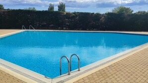 Unclassified image, 4 of 5, button - Holiday Home in Port Venus With Pool Access (Agde)