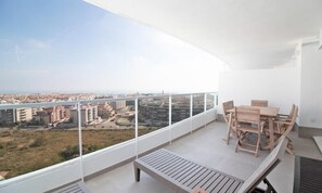 Outdoor dining - Apartment in Canet With Sea Views & Pool (Canet de Berenguer)