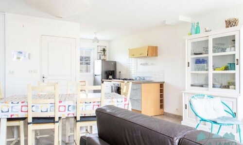 485 - Small House About 500 Meters From the Beach