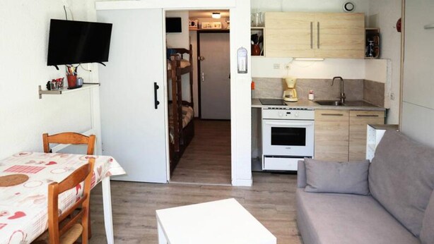 Unclassified image, 1 of 4, button - Lovely Studio Apartment for 4 People With Ski-in/ski-out Access (Les Orres)
