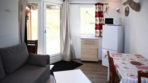 Unclassified image, 2 of 4, button - Lovely Studio Apartment for 4 People With Ski-in/ski-out Access (Les Orres)
