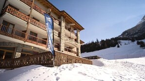 Unclassified image, 2 of 5, button - Holiday Home in Val Cenis With Jacuzzi (Val-Cenis)