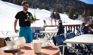 Outdoor dining - Holiday Home in Val Cenis With Jacuzzi (Val-Cenis)