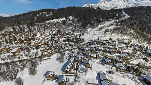Aerial view - Apartment in Meribel Near Ski Slopes & Spa (Les Allues)