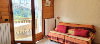 3 Rooms for 6 People