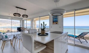 Dining - Apartments for 6 People (Le Lavandou)