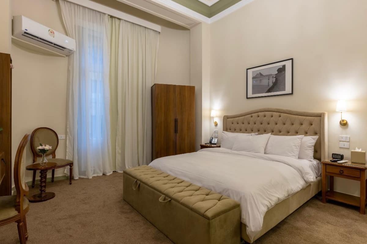 Deluxe Single Room | In-room safe, desk, laptop workspace, blackout drapes